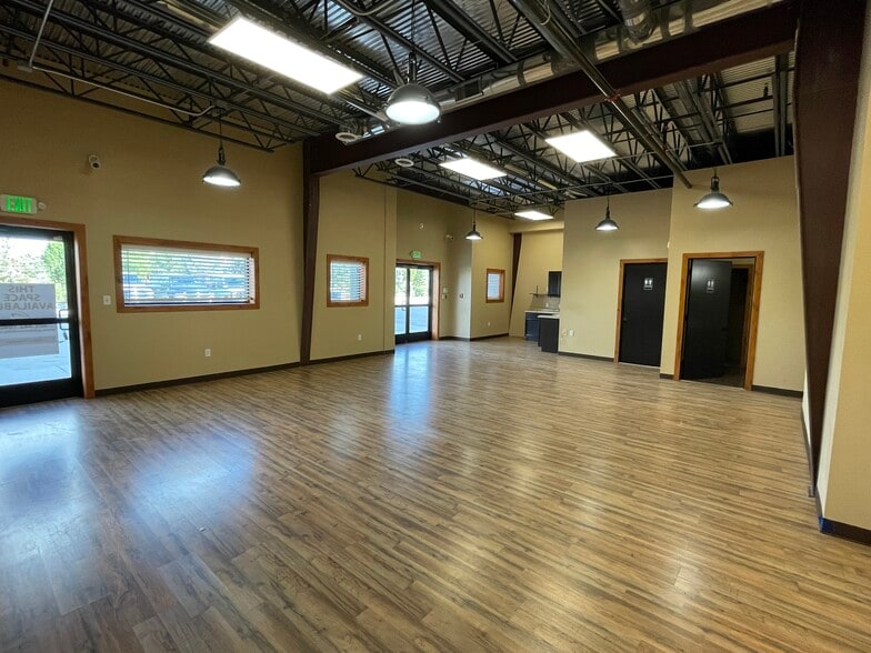 More Photos Of 3000 Airport Dr, Erie Light Manufacturing For Sale