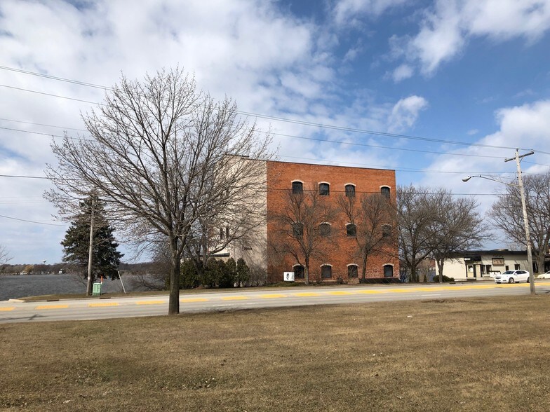 More Photos Of 2200 Riverside Dr, Green Bay Office For Lease