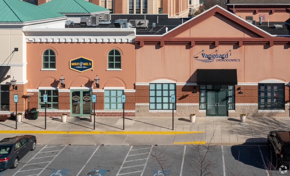 More Photos Of 8191 Maple Lawn Blvd, Fulton Freestanding For Lease