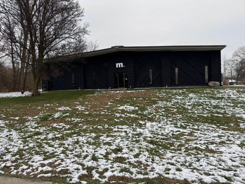 More Photos Of 7032 N Dixie Dr, Dayton Warehouse For Lease