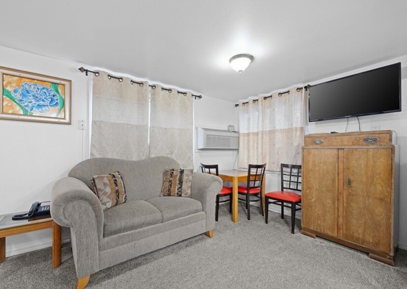 More Photos Of 2044 W Woodin Ave, Chelan Hotel For Sale