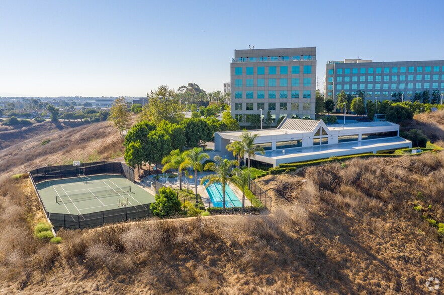 More Photos Of 10188 Telesis Ct, San Diego Unknown For Lease