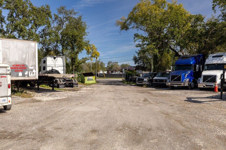 More Photos Of Patch Rd @ Seminole Avenue, Orlando Land For Lease