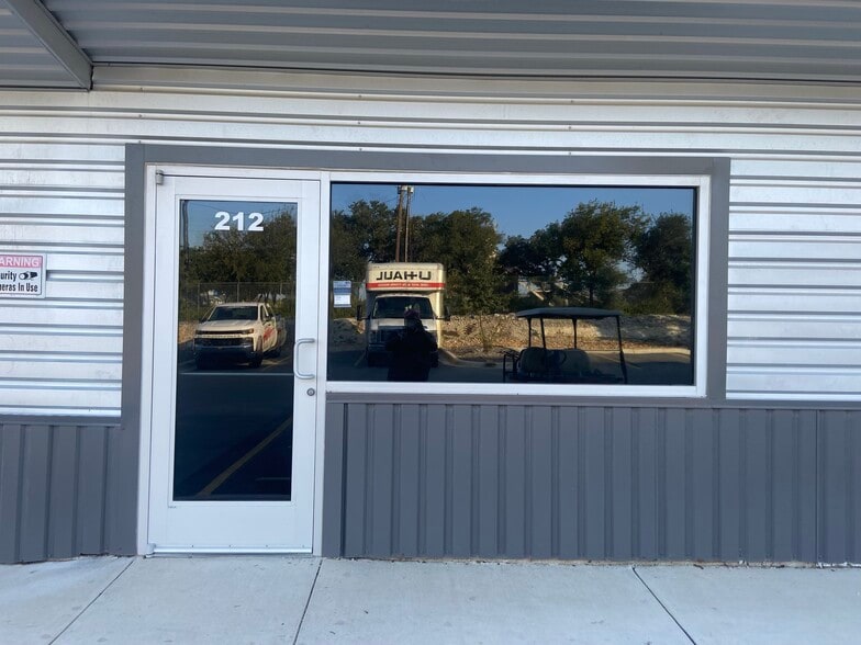 More Photos Of 6923 W Loop 1604, San Antonio Self Storage For Lease