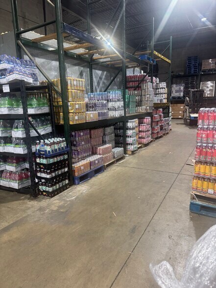 More Photos Of 2520 W Lisbon Ave, Milwaukee Storefront For Sale