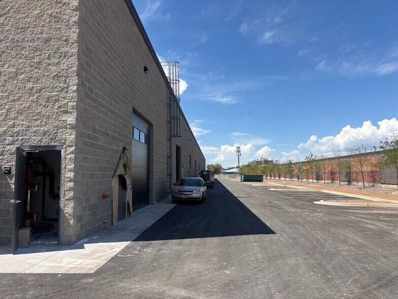 More Photos Of 633 E Lakeview Pky, Provo Industrial For Lease