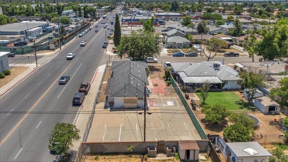 More Photos Of 2611 N Fresno St, Fresno Medical For Sale