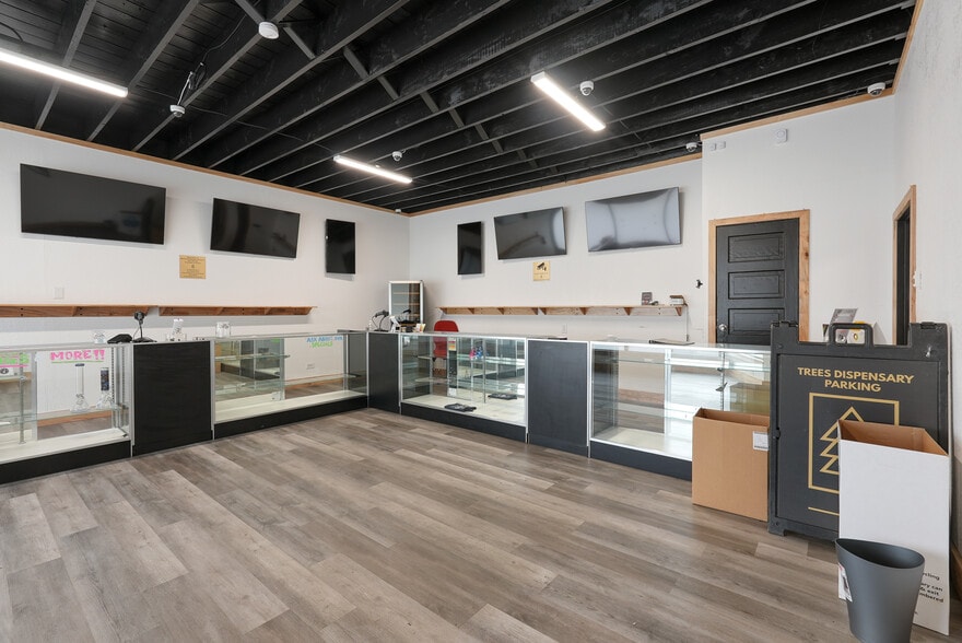 More Photos Of 7050 Martin Luther King Jr Blvd, Portland Freestanding For Lease