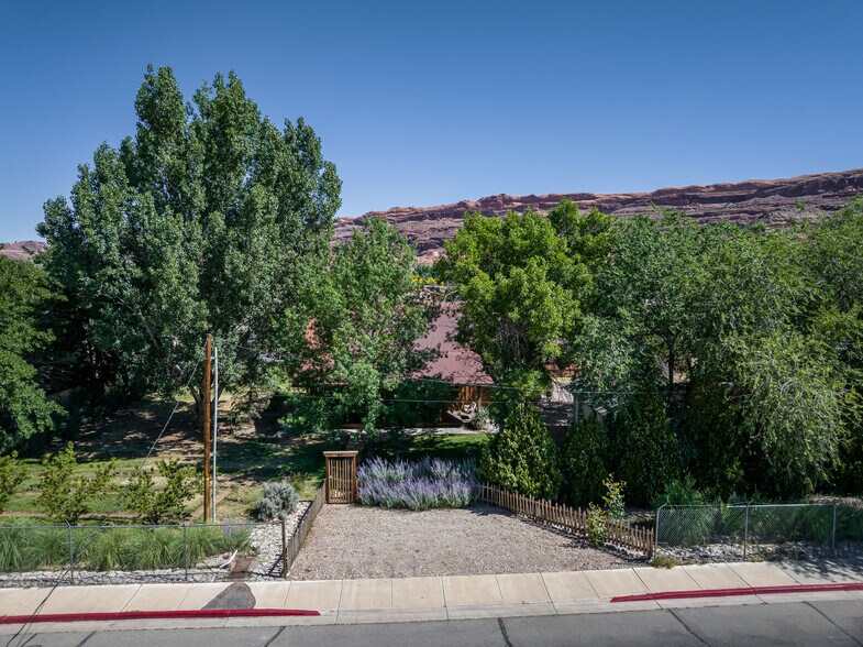 More Photos Of 411 N 500 W, Moab General Retail For Sale