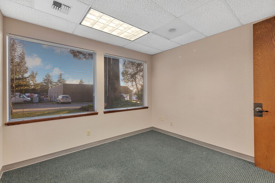 More Photos Of 34004 16th Ave S, Federal Way Office For Lease