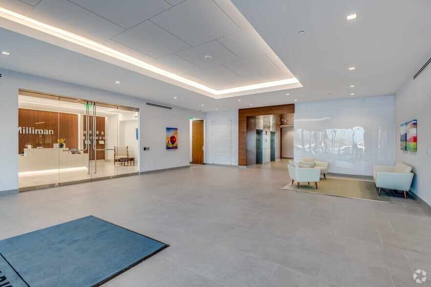 More Photos Of 17335 Golf Pkwy, Brookfield Office For Lease
