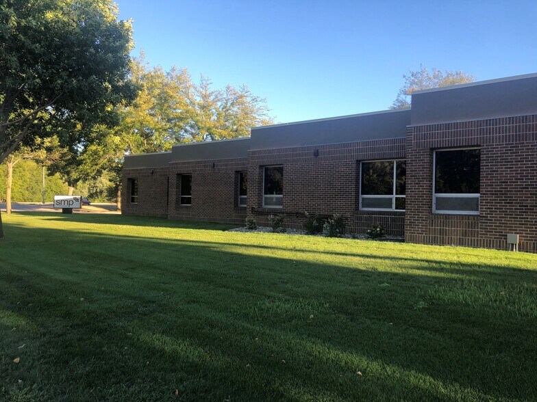 More Photos Of 600 S Cliff Ave, Sioux Falls Office For Sale