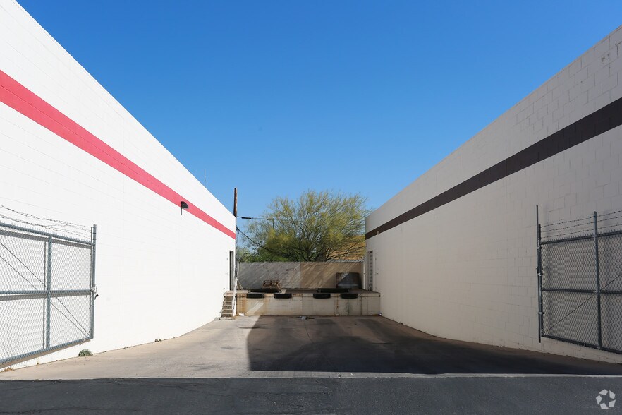 More Photos Of 214 W Grant Rd, Tucson Freestanding For Lease