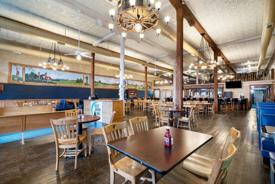 More Photos Of 100 N Texas St, De Leon Storefront Retail Office For Sale