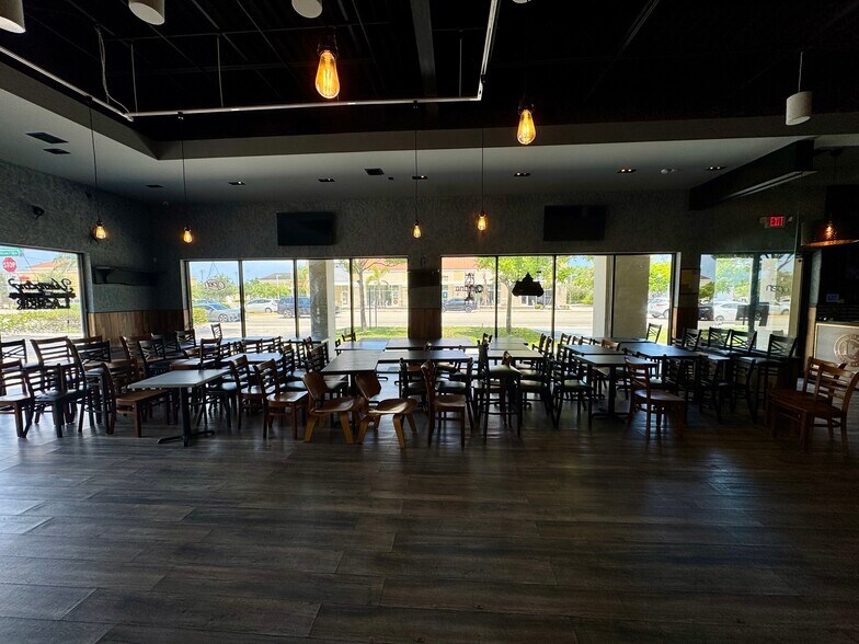 More Photos Of 1722 N Federal Hwy, Hollywood General Retail For Lease