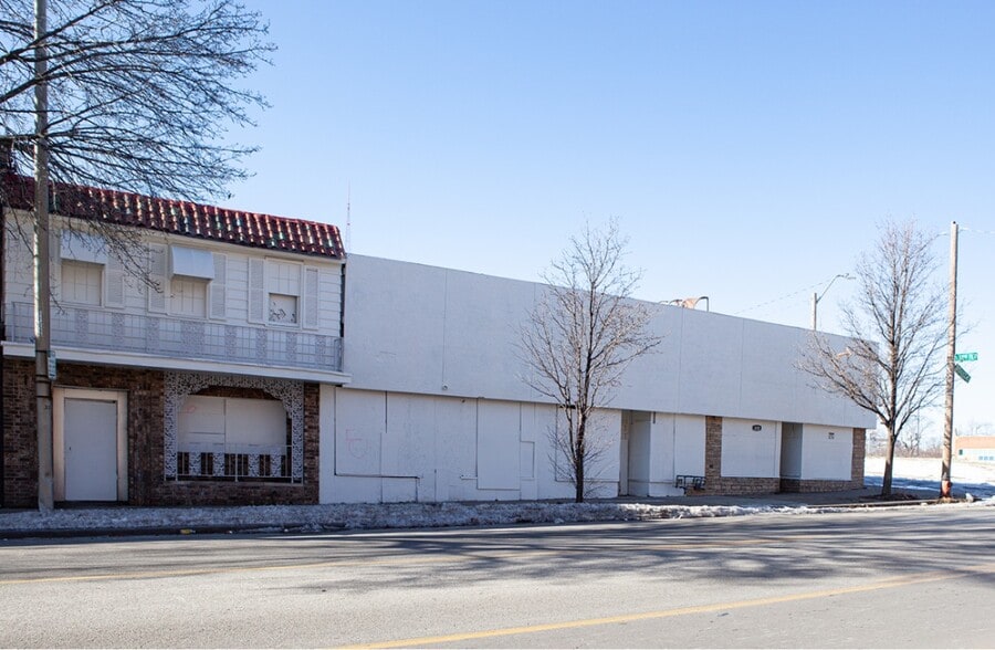 Primary Photo Of 3222-3228 Troost Ave, Kansas City Storefront For Sale