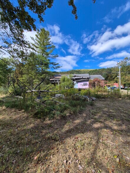 More Photos Of 6718 Midland Trail w, Hines Flex For Sale
