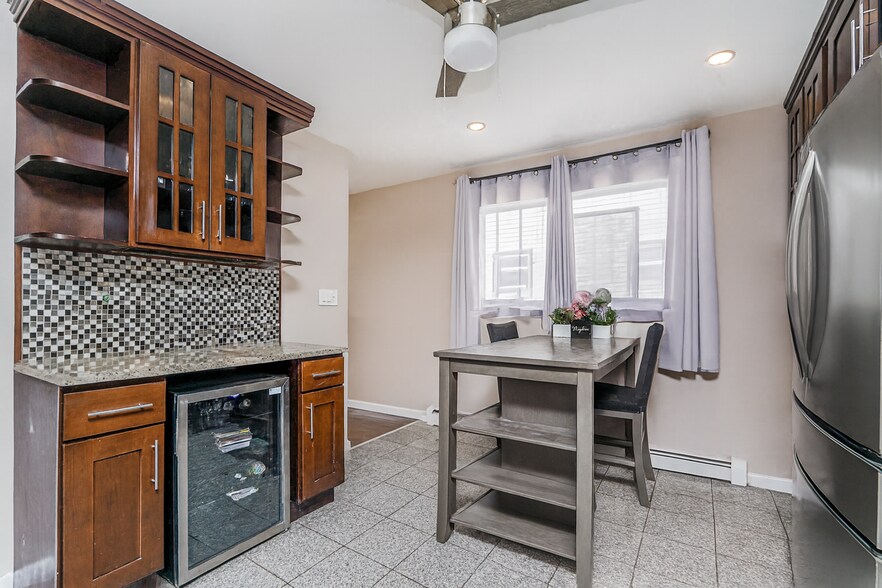 More Photos Of 191 Lamberts Ln, Staten Island Apartments For Sale