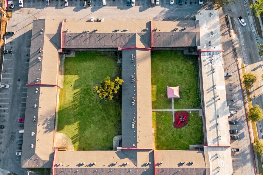 More Photos Of 3300 Garden Oaks Dr, New Orleans Apartments For Sale