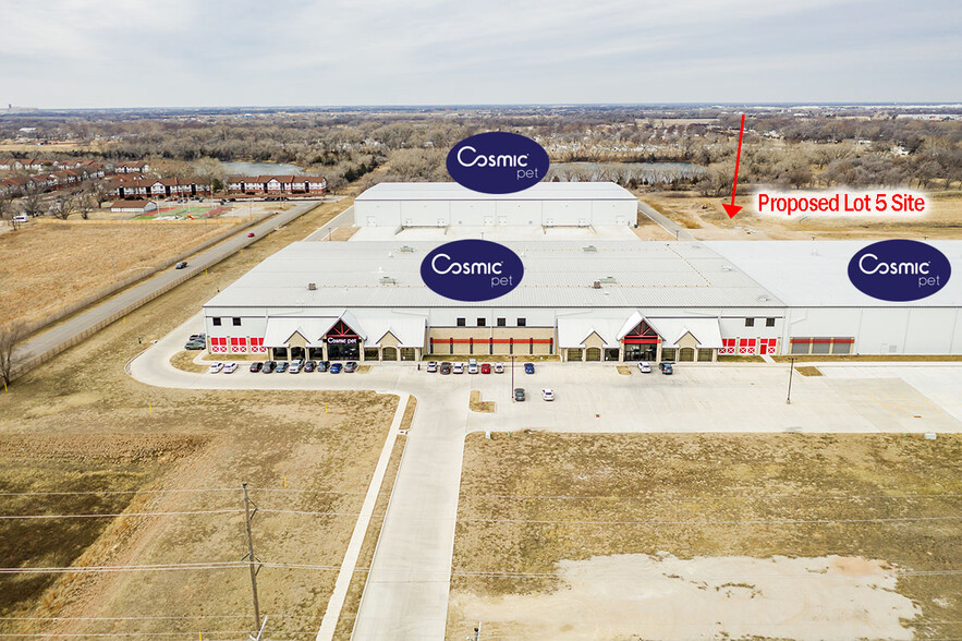 More Photos Of 1315 W MacArthur Rd, Wichita Warehouse For Lease