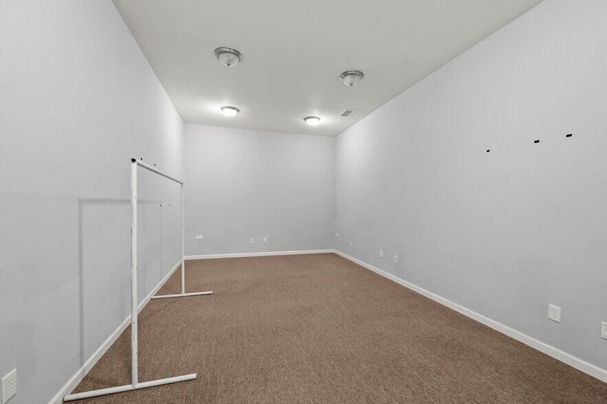More Photos Of 8017 N Point Blvd, Winston-Salem Industrial For Lease