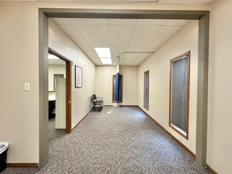 More Photos Of 3445-3449 Ridge Rd, Highland Office For Lease