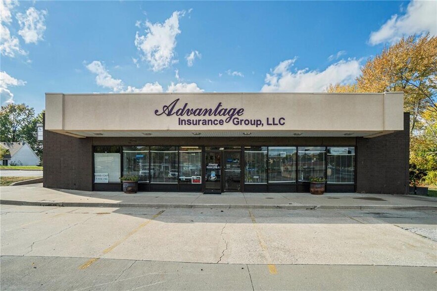 More Photos Of 903 NW Woods Chapel Rd, Blue Springs General Retail For Sale
