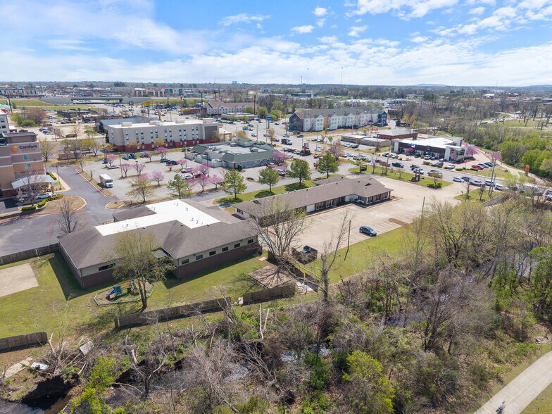 More Photos Of 2003 SE Walton Blvd, Bentonville Unknown For Lease