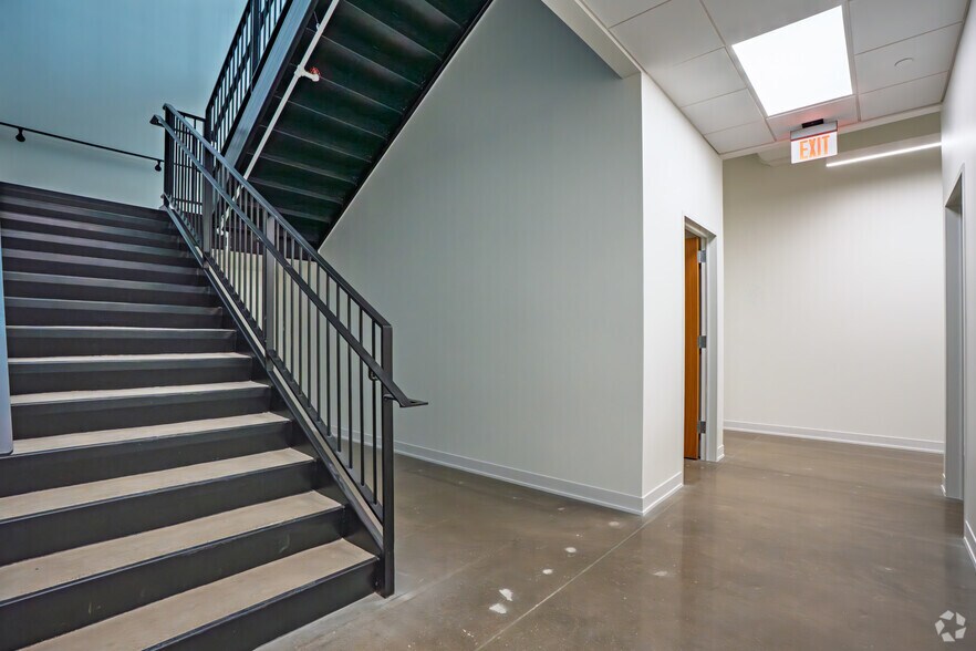 More Photos Of 2200-2300 SE Loop 820 Hwy, Fort Worth Unknown For Lease