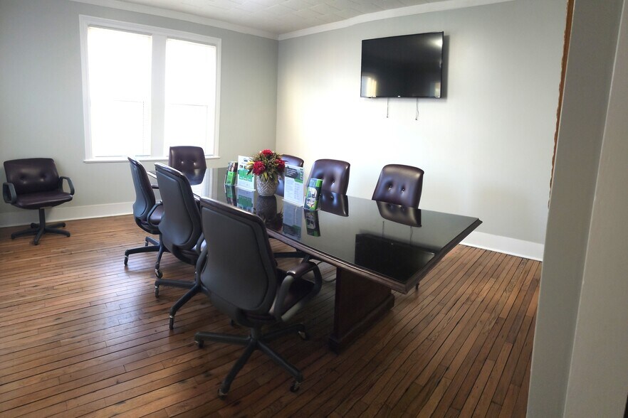 More Photos Of 1211 N Cutting Ave, Jennings Coworking Space