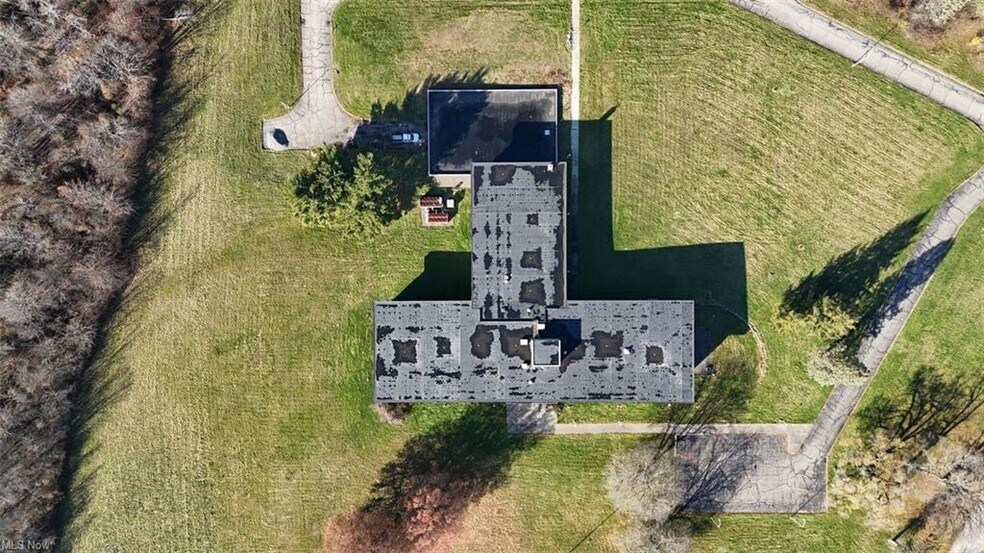 More Photos Of 1610 Hubbard Thomas Rd, Hubbard Office For Lease