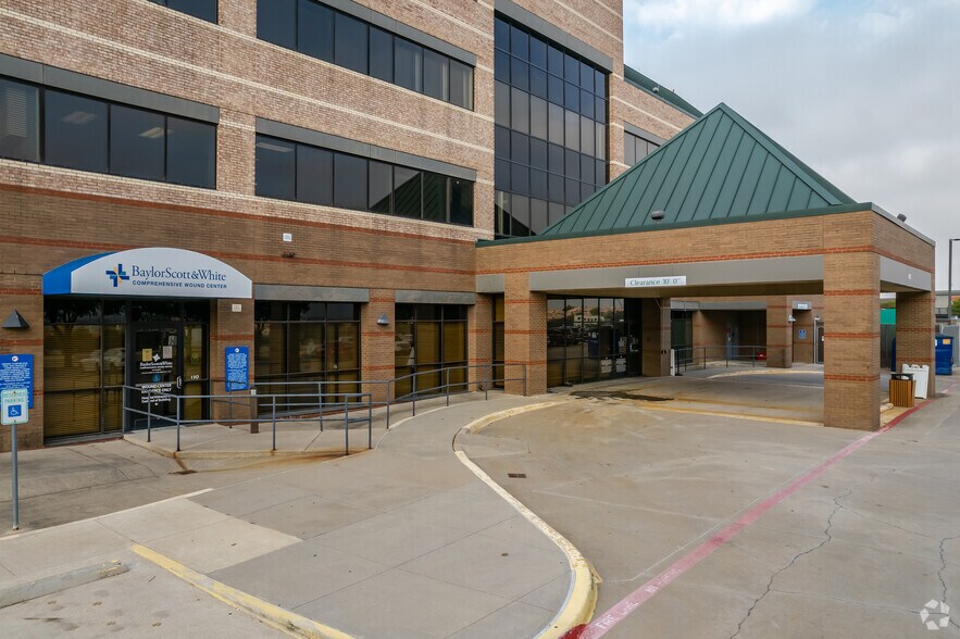 More Photos Of 400 W LBJ Fwy, Irving Office For Sale