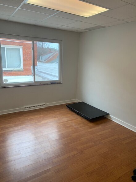 More Photos Of 814 E 185th St, Cleveland Office For Lease