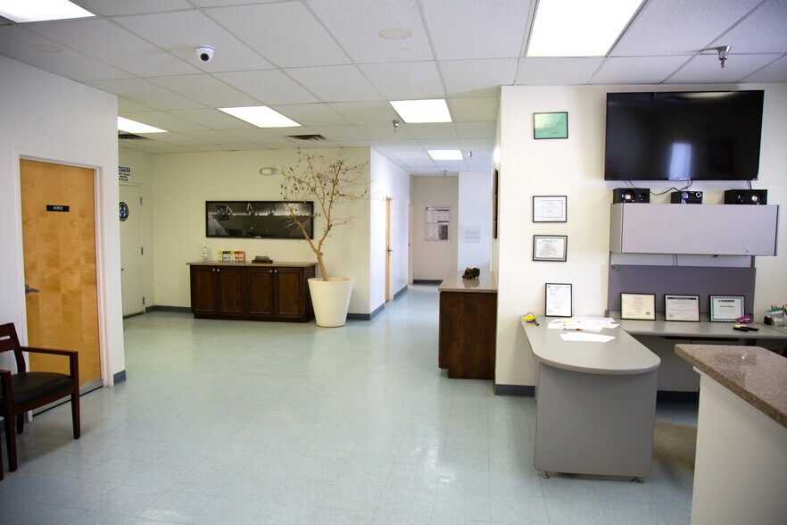 More Photos Of 9615 Broadway Blvd SW, Albuquerque Warehouse For Sale