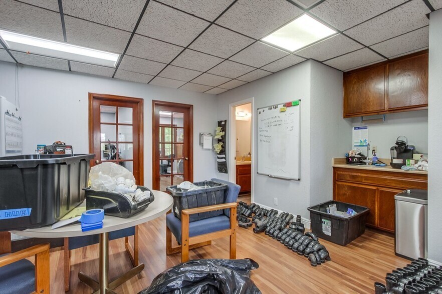 More Photos Of 110 Civic Center Dr, Vista Office For Sale