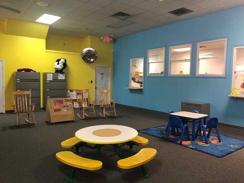 More Photos Of 414 9th St SE, Roanoke General Retail For Sale