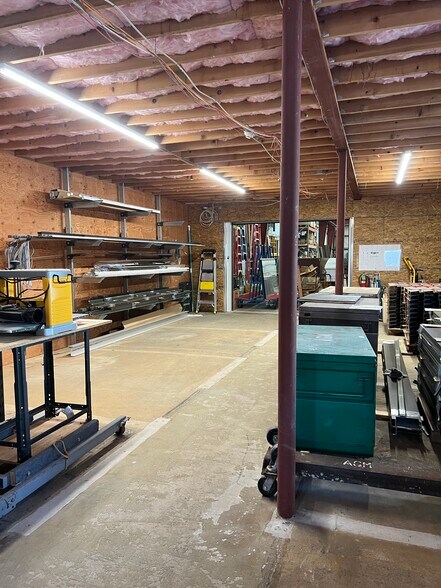 More Photos Of 185 Discovery Dr, Colmar Warehouse For Lease