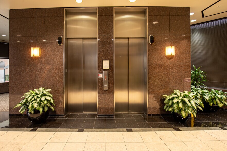 More Photos Of 2500 West Loop South, Houston Medical For Lease