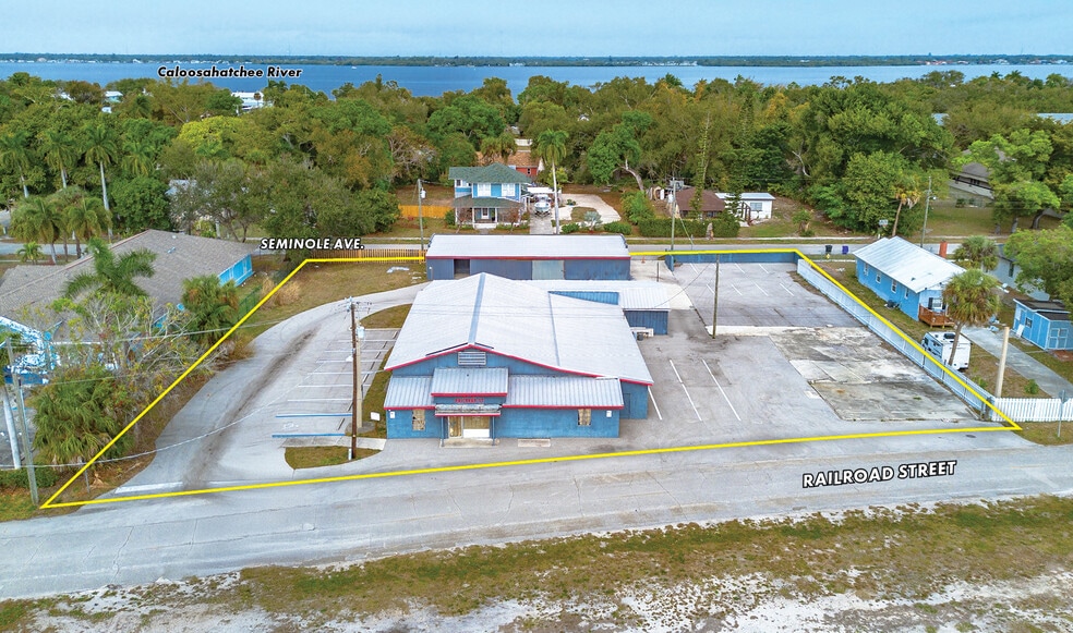 Primary Photo Of 3327 Railroad St, Fort Myers Warehouse For Sale