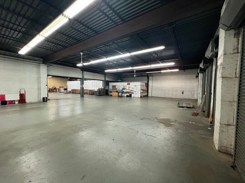 More Photos Of 3353 Noell Ave, Bronx Warehouse For Lease