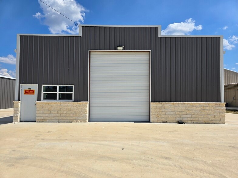 Primary Photo Of 401 N Central Ave, Troy Flex For Lease