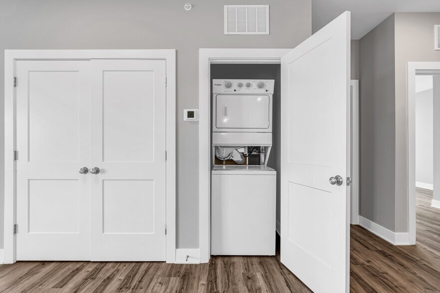 More Photos Of 33 Union Ave, Manasquan Apartments For Sale