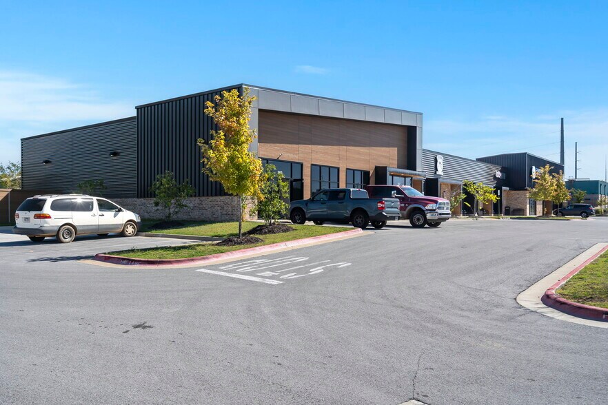 More Photos Of 504 E Centerton Blvd, Centerton Storefront Retail Office For Lease