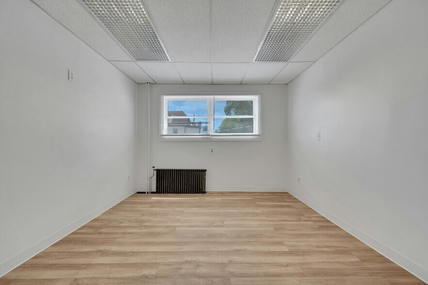 More Photos Of 5 Montague St, Yonkers Office For Lease