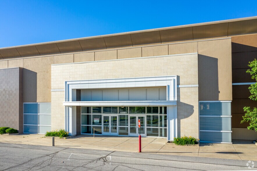 More Photos Of 12381 W 95th St, Lenexa Freestanding For Sale