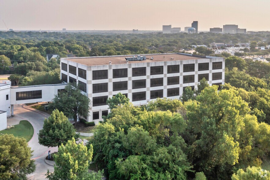 More Photos Of 399 W Campbell Rd, Richardson Medical For Lease