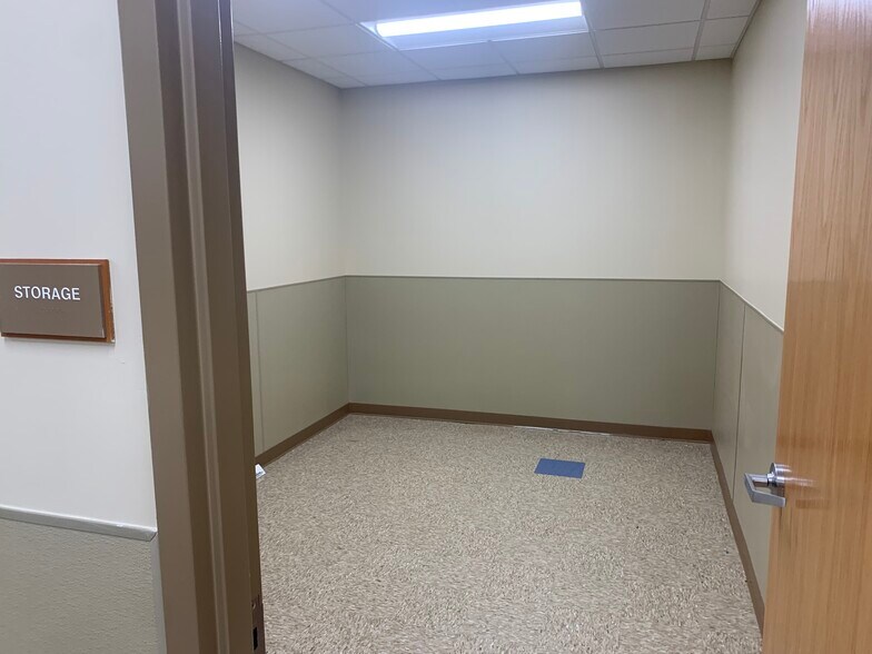 More Photos Of 694-760 Crescent St, Brockton Storefront For Lease