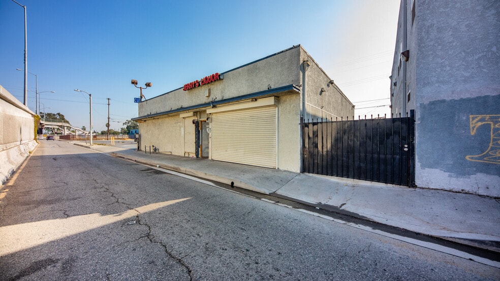More Photos Of 124 E Rosecrans Ave, Compton Storefront Retail Residential For Sale