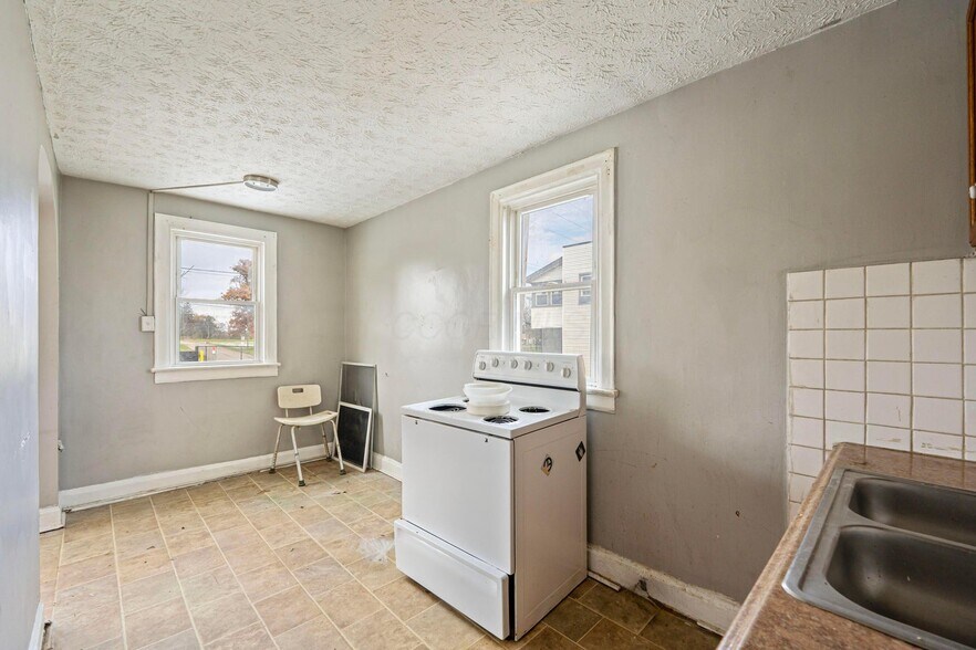 More Photos Of 397 Catherine St, Columbus Apartments For Sale