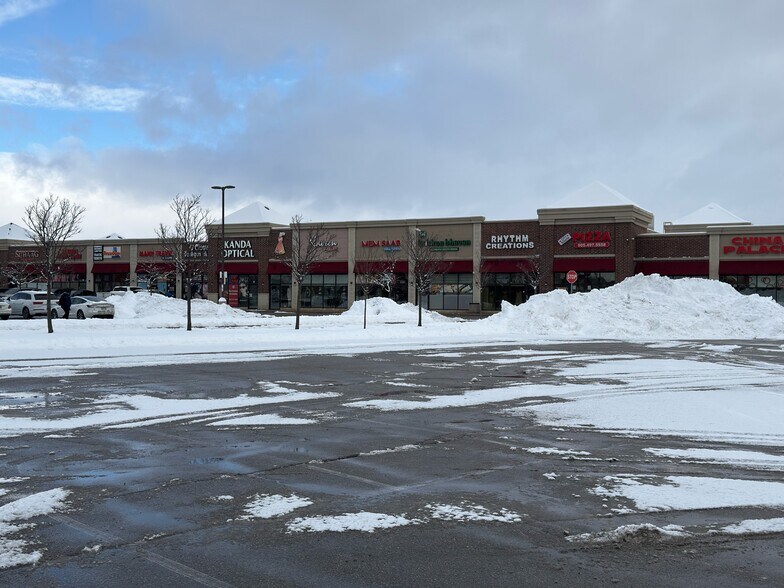 More Photos Of 10 Cottrelle Blvd, Brampton Office For Sale